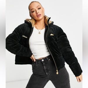 ASOS Ellesse cropped‎ velour puffer jacket in black and gold Streetwear Hip Hop